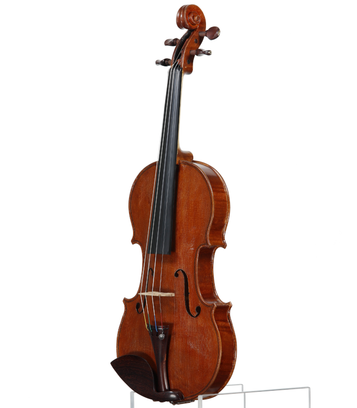Quarter view of violin made by Jedidjah - 2021